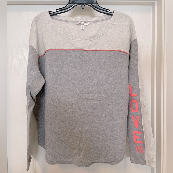Victoria’s Secret long sleeve sweatshirt size Large in 2tone greys - Picture 1 of 7